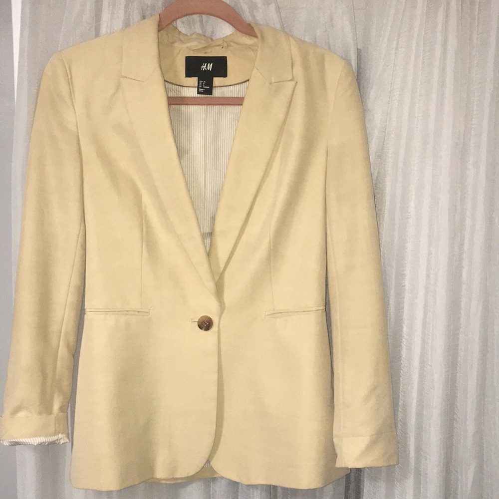 Beige H&M women’s blazer